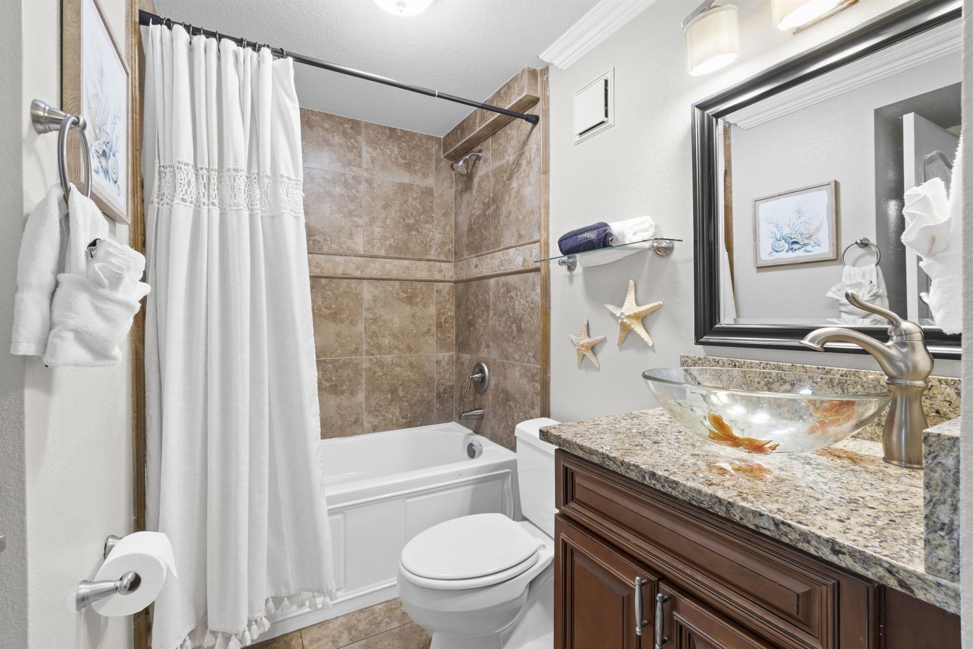 Guest Bath with full tub