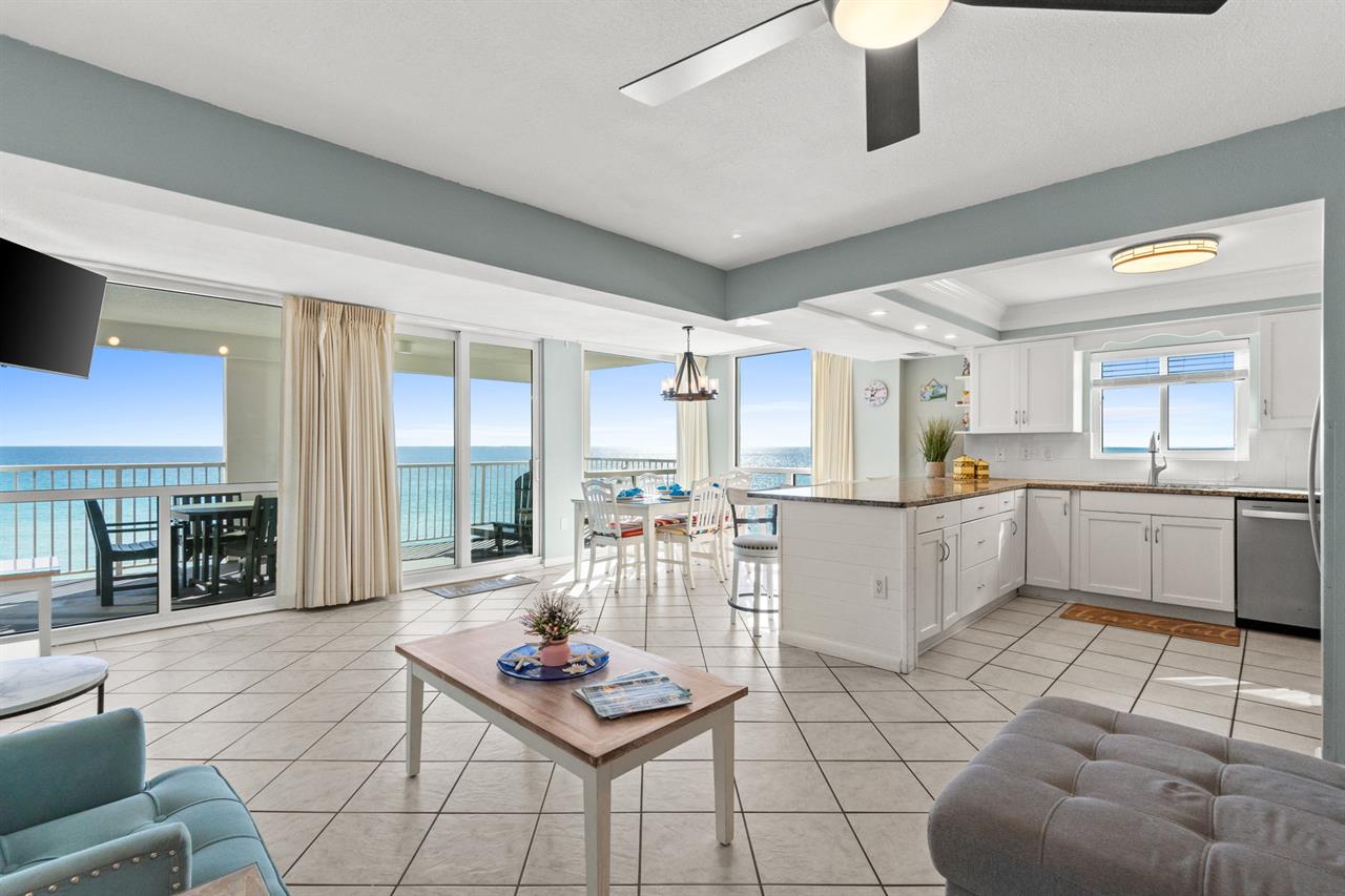 Living Room with view to Beach