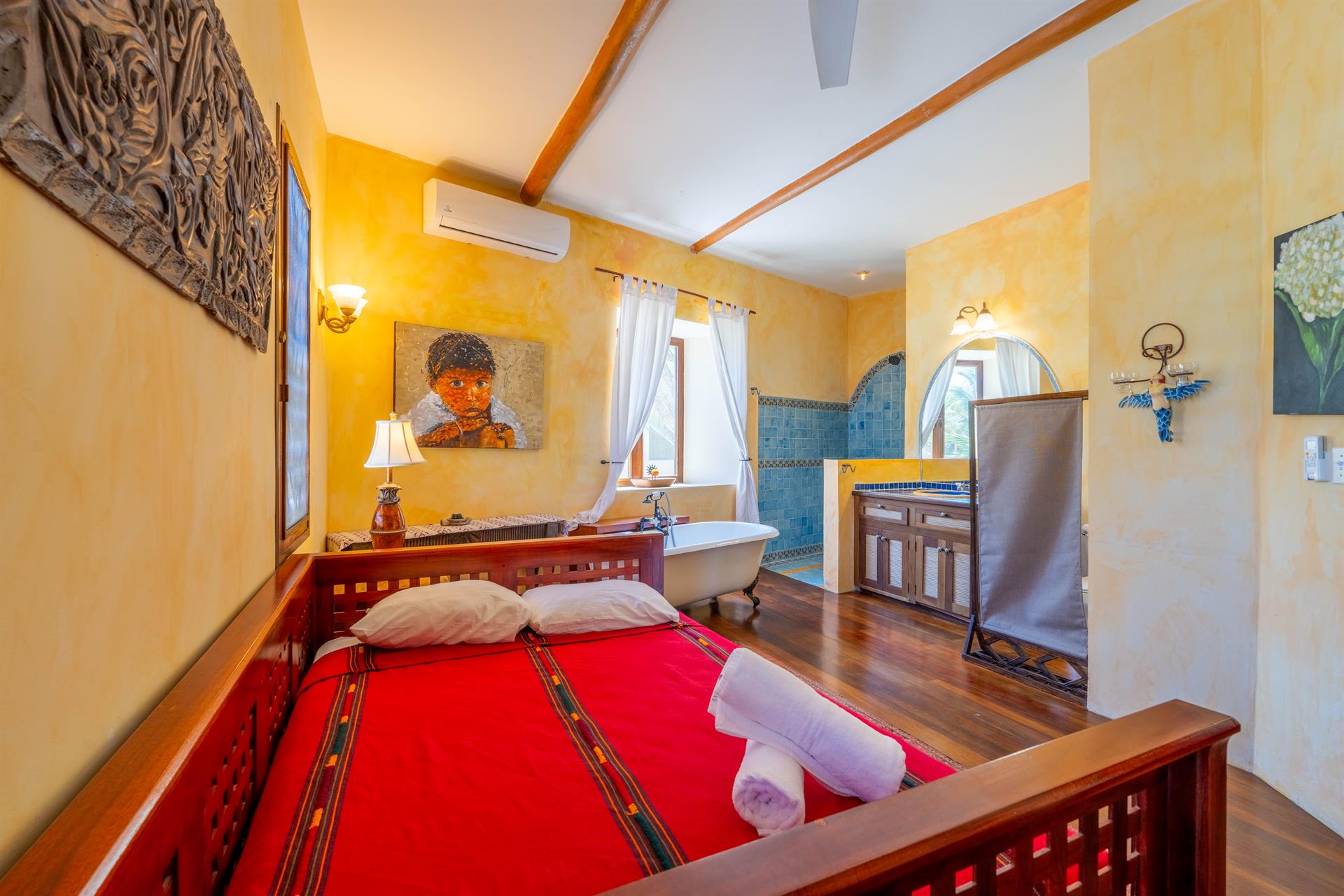 Guest suite main floor