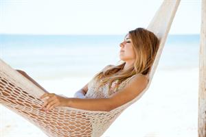 115390 Relaxing On The Beach S