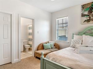 2nd Floor Queen Bedroom2