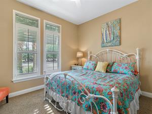 1st Floor Guest Bedroom