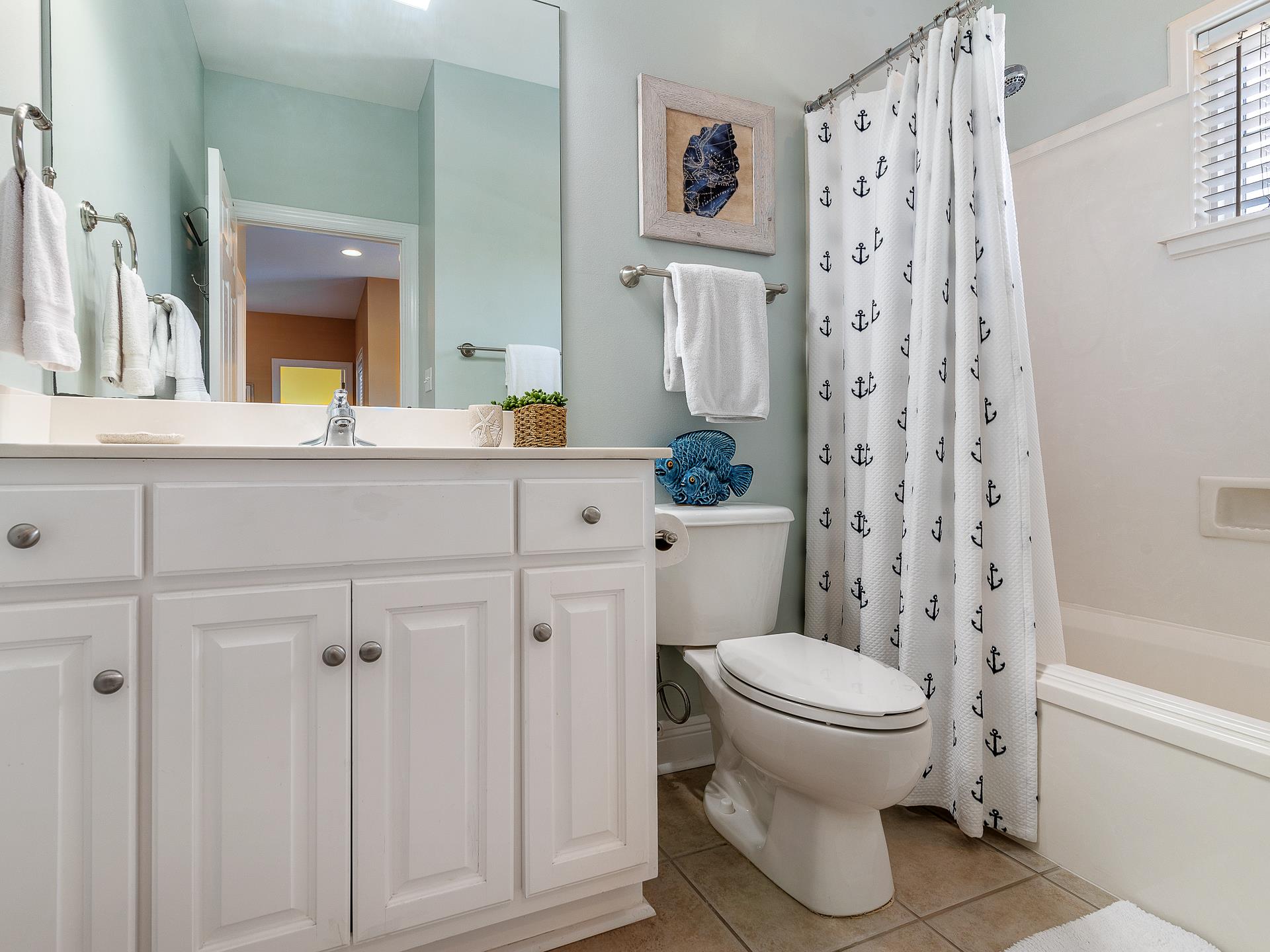 2nd Floor Guest Bath