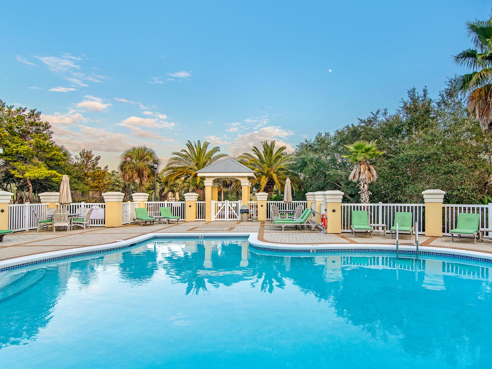 Midpoint Clubhouse Pool