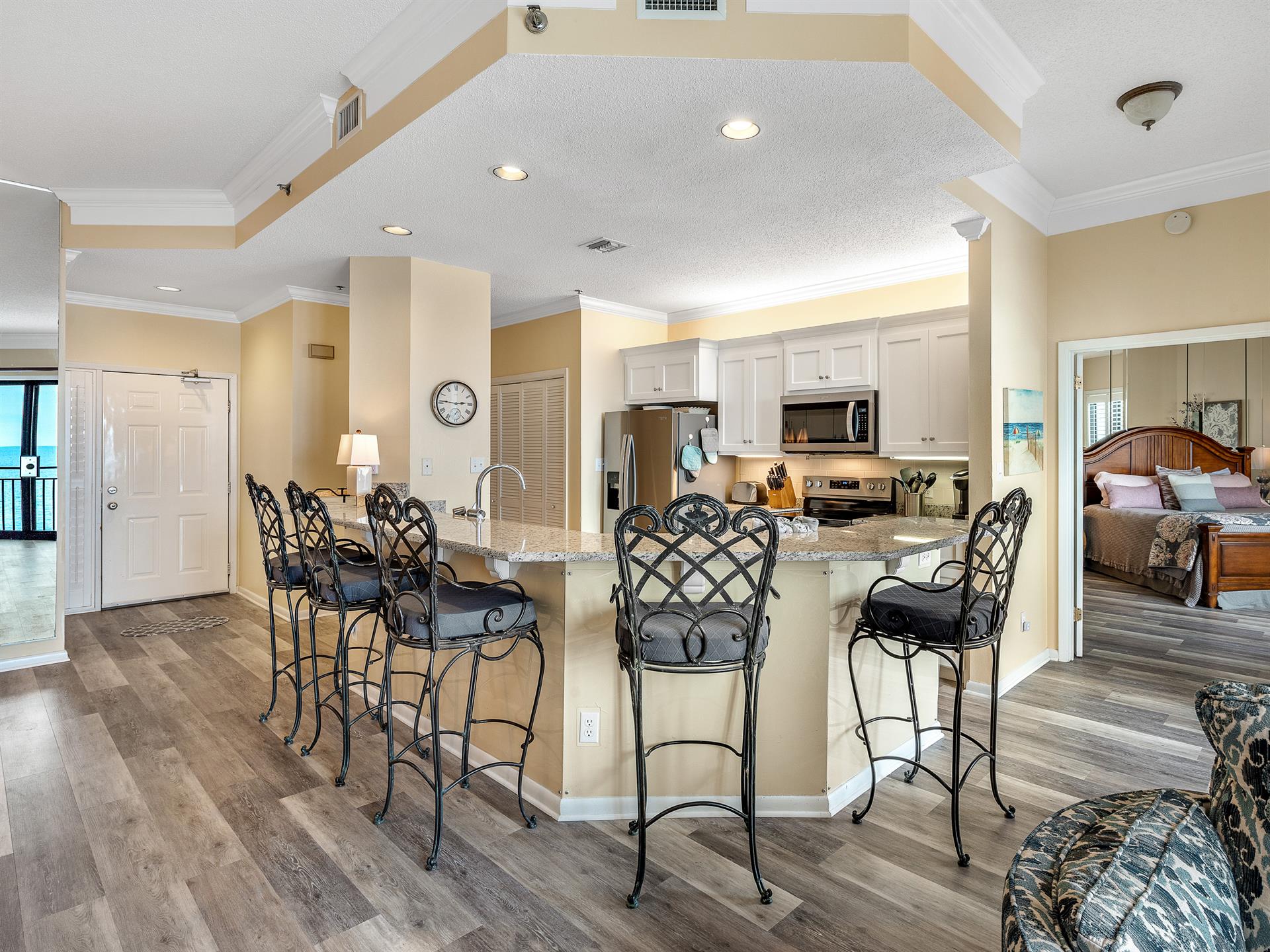 Breakfast BarKitchen