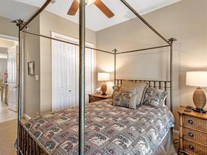 1st Floor Queen Bedroom