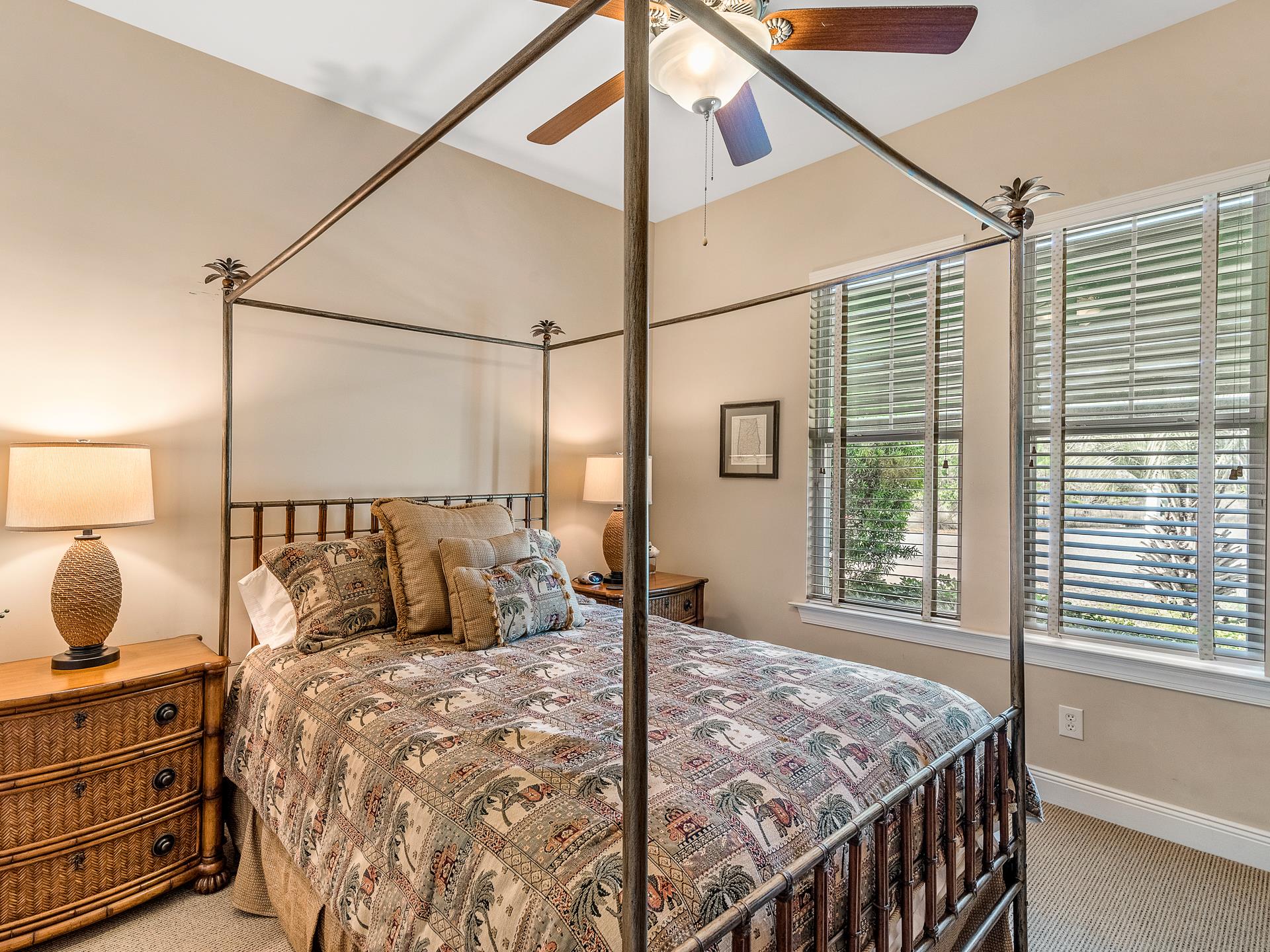 1st Floor Queen Bedroom