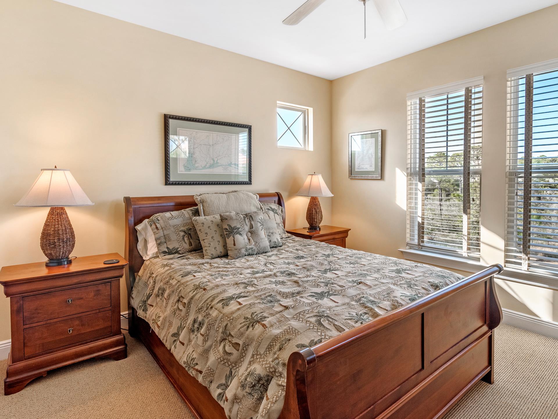 2nd Floor Queen Bedroom