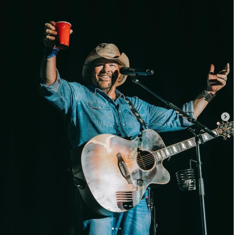 A tribute to Toby Keith, shown raising a red solo cup, will be held on Friday night during the 2024 Gulf Coast Jam.