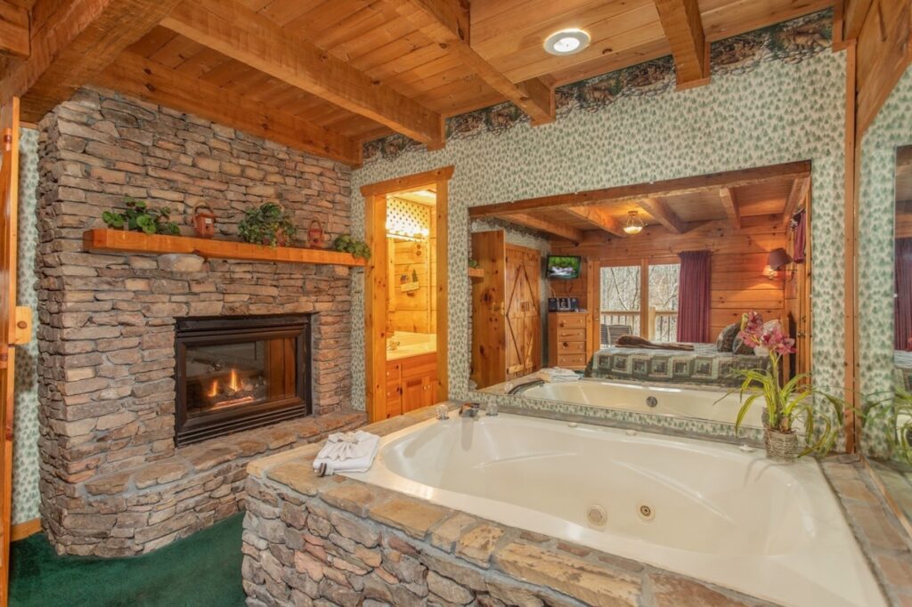 Sweet Mountain Escape Jacuzzi