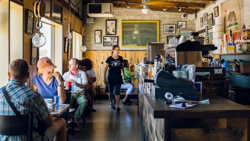 2579 Crossroadscafe M