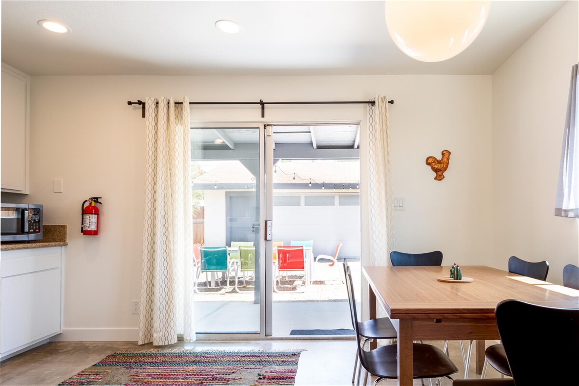 Kitchen table expands to seat 8
