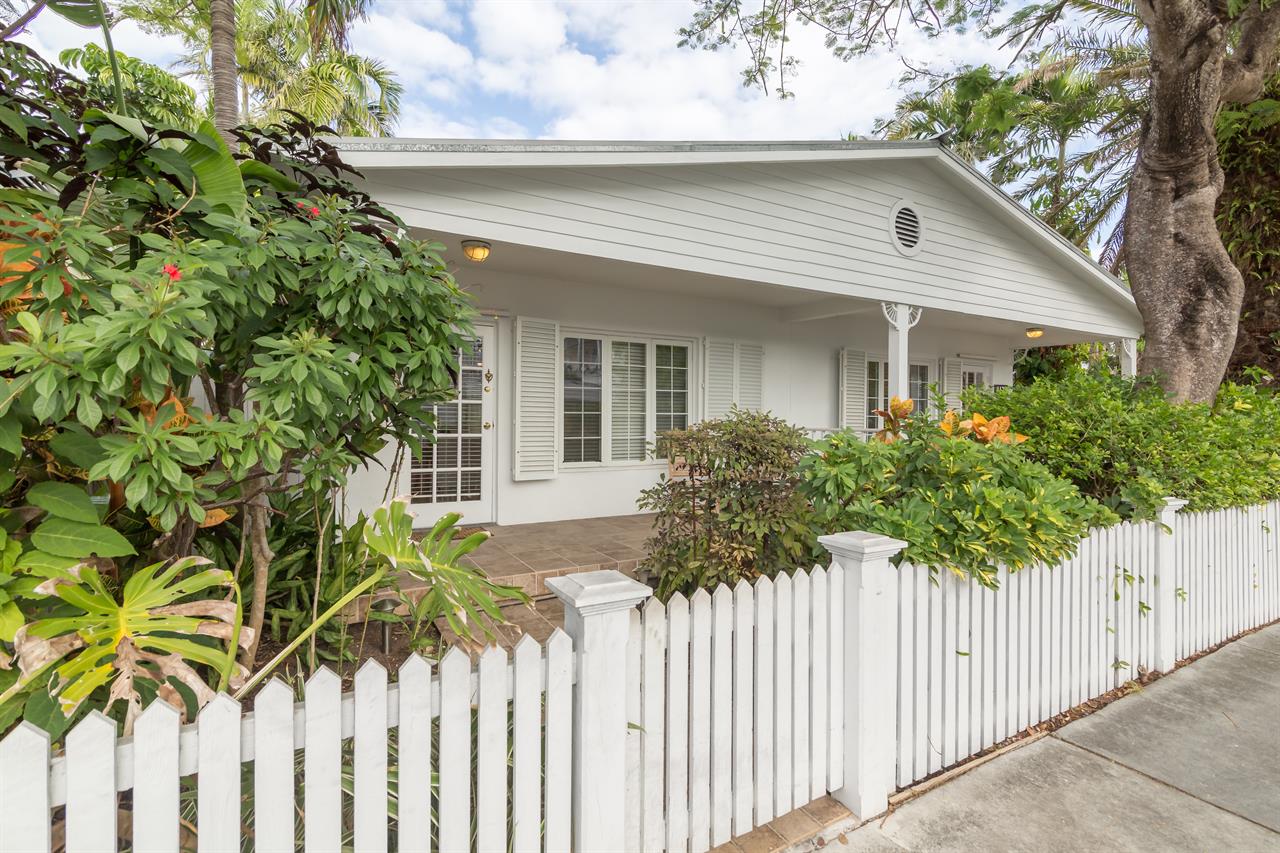 Welcome to Casablanca. Youre going to love every minute here