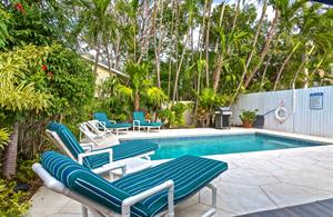 Plenty of loungers around the pool, perfect for entertaining