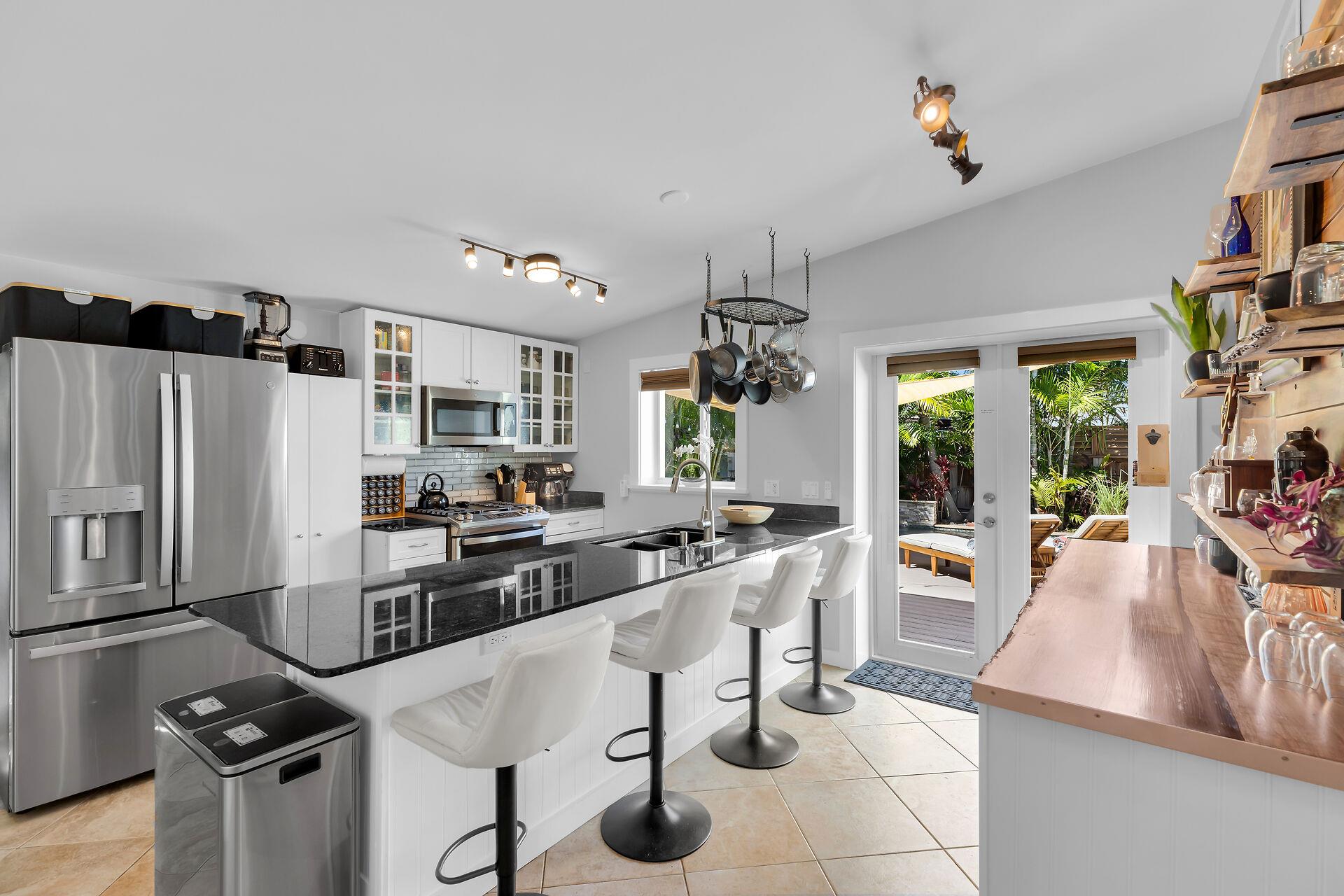 Granite counters and stainless appliances for the win