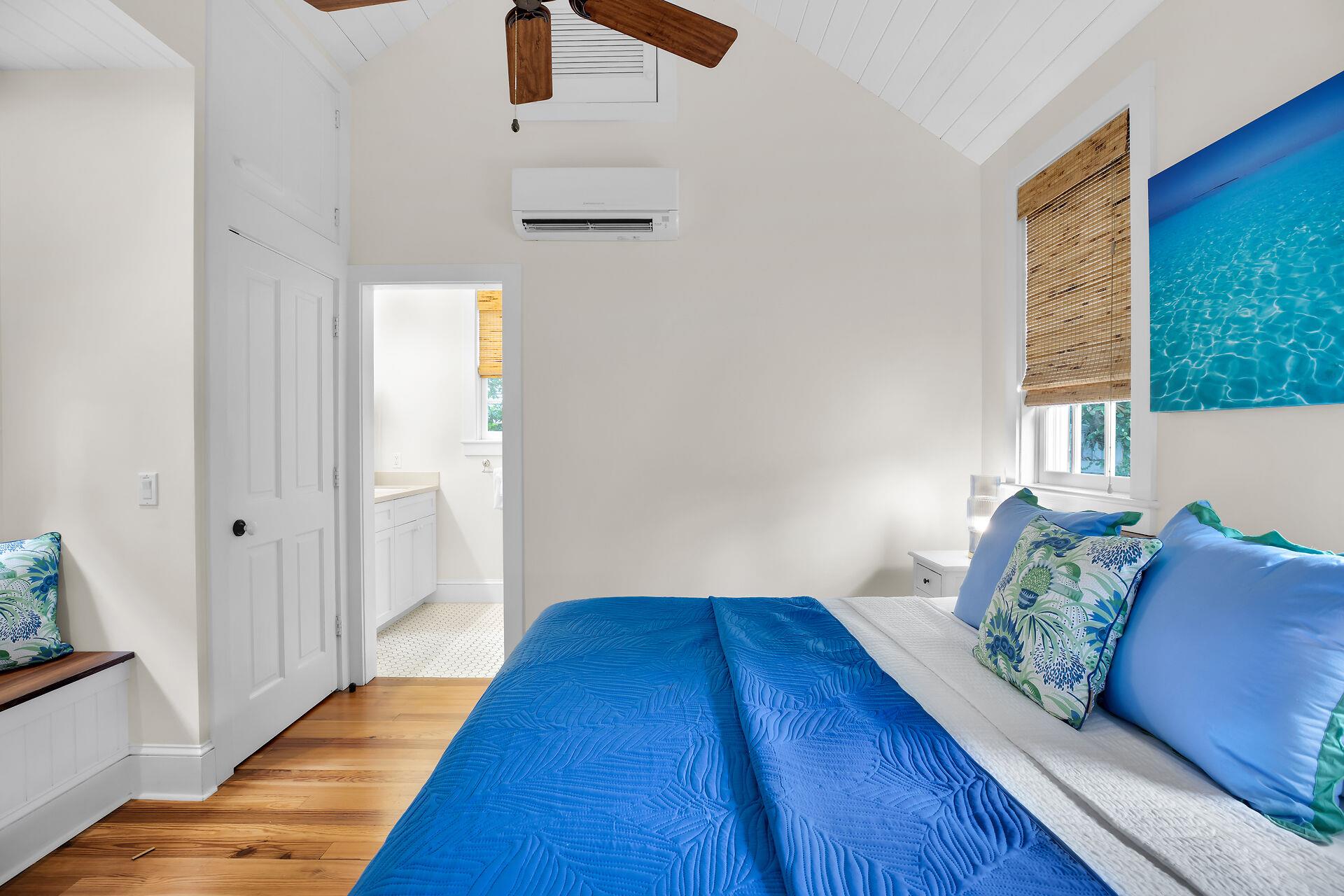 King primary with ensuite bath