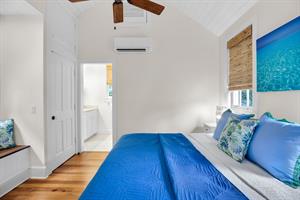 King primary with ensuite bath