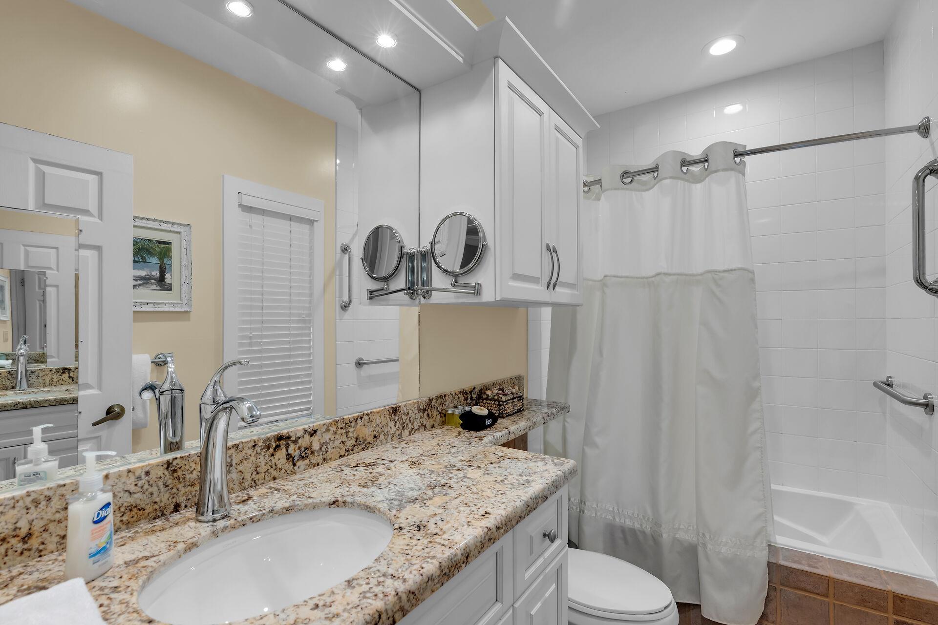 Guest bath with tubshower combo.