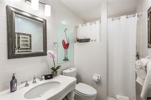 Spacious walkin shower