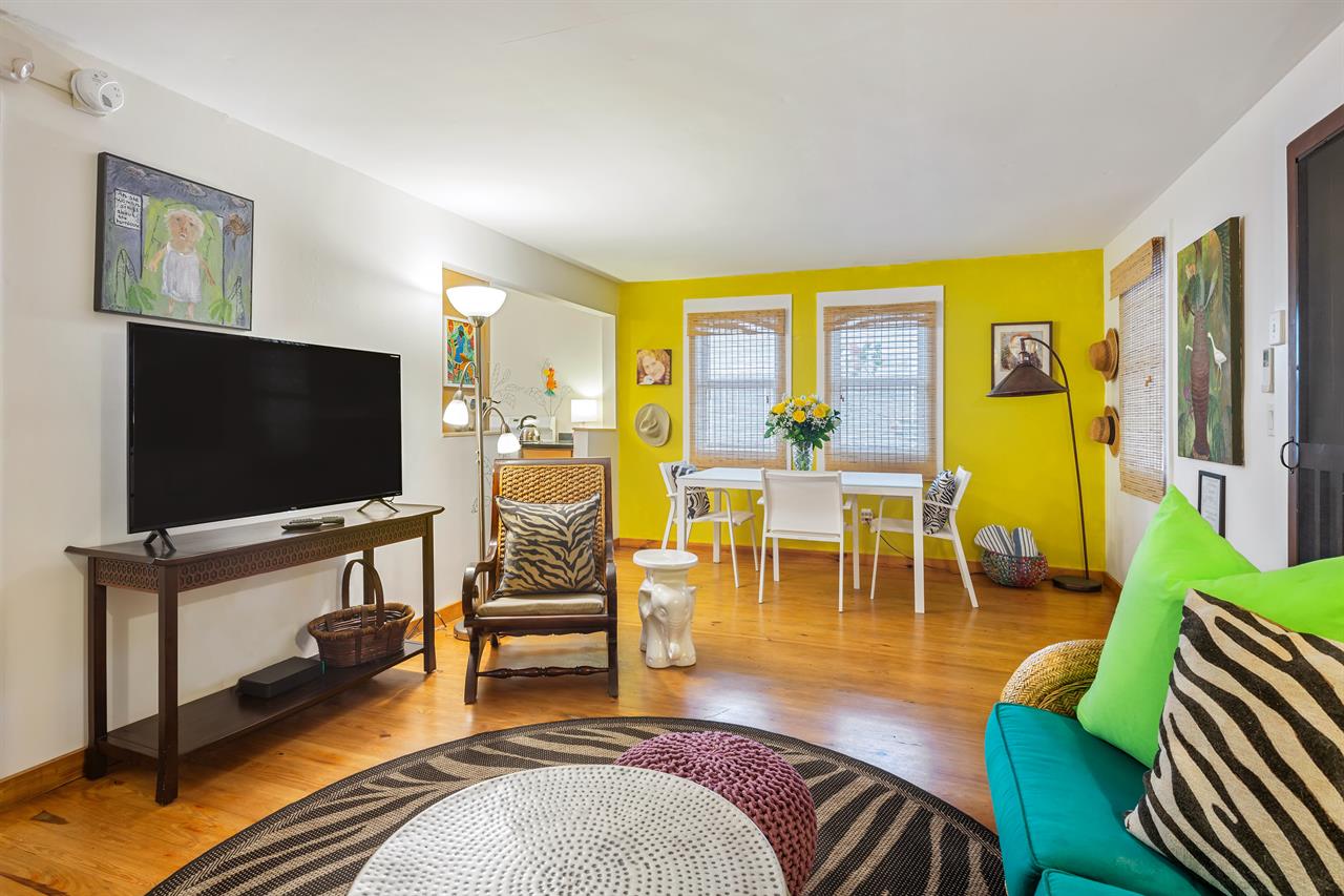 Solaris Cottage colorful and cozy