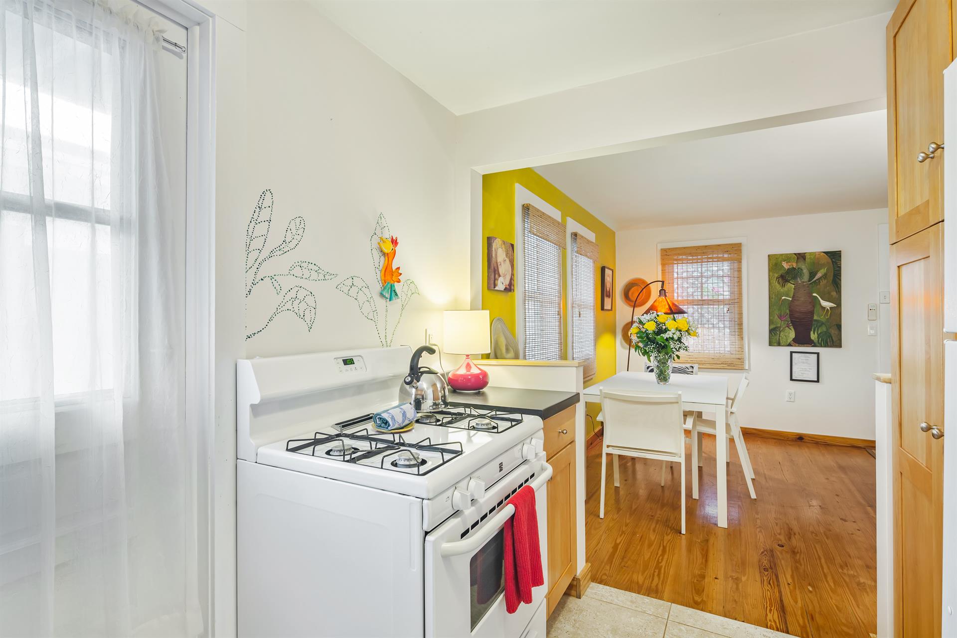 Solaris Cottage  Gas stove for the cook