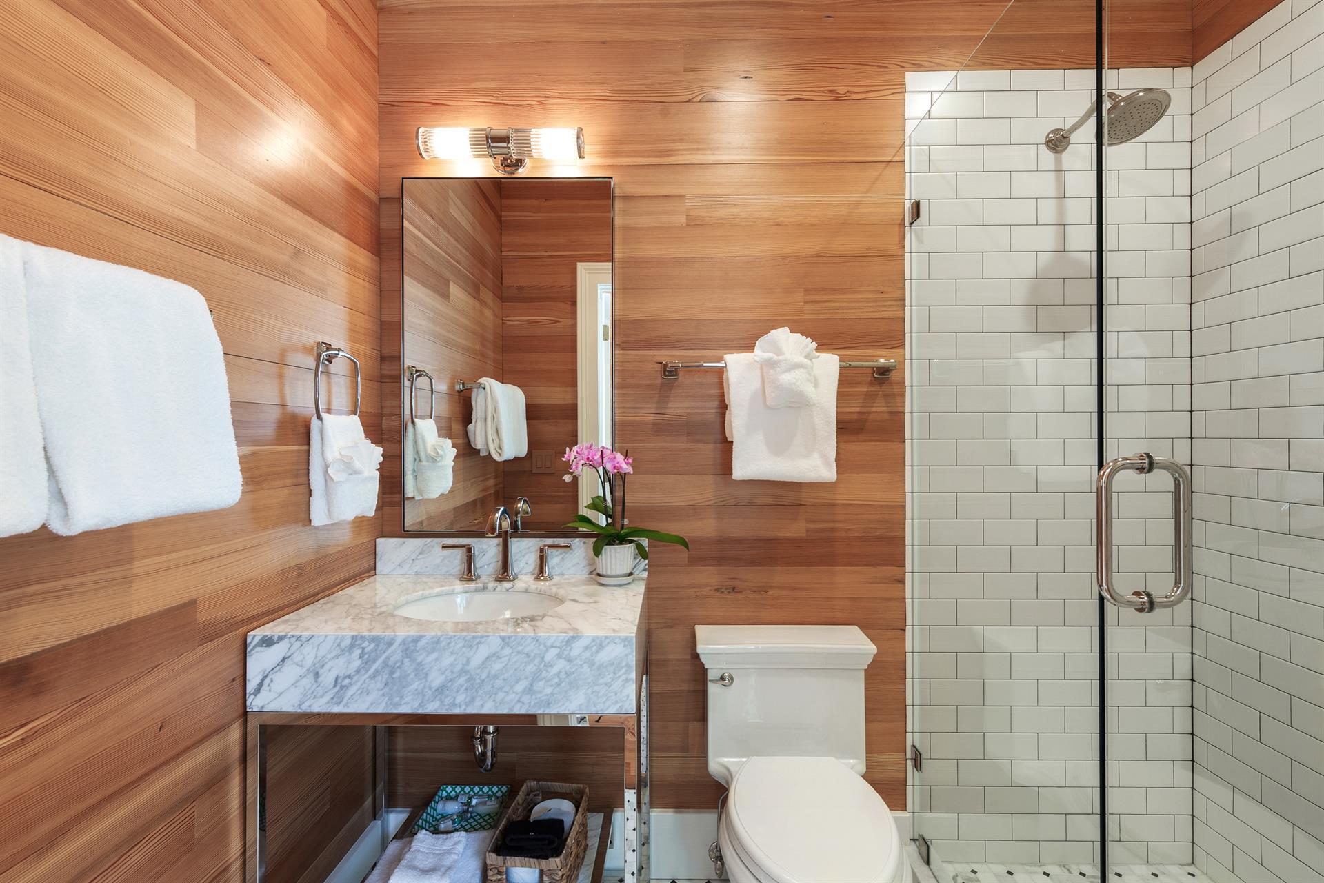 What a stylish second bath