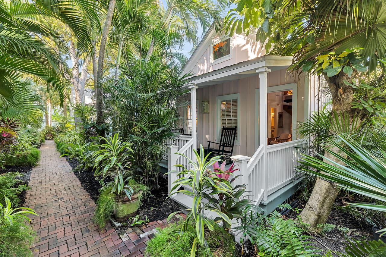 Welcome to Hibiscus Cottage