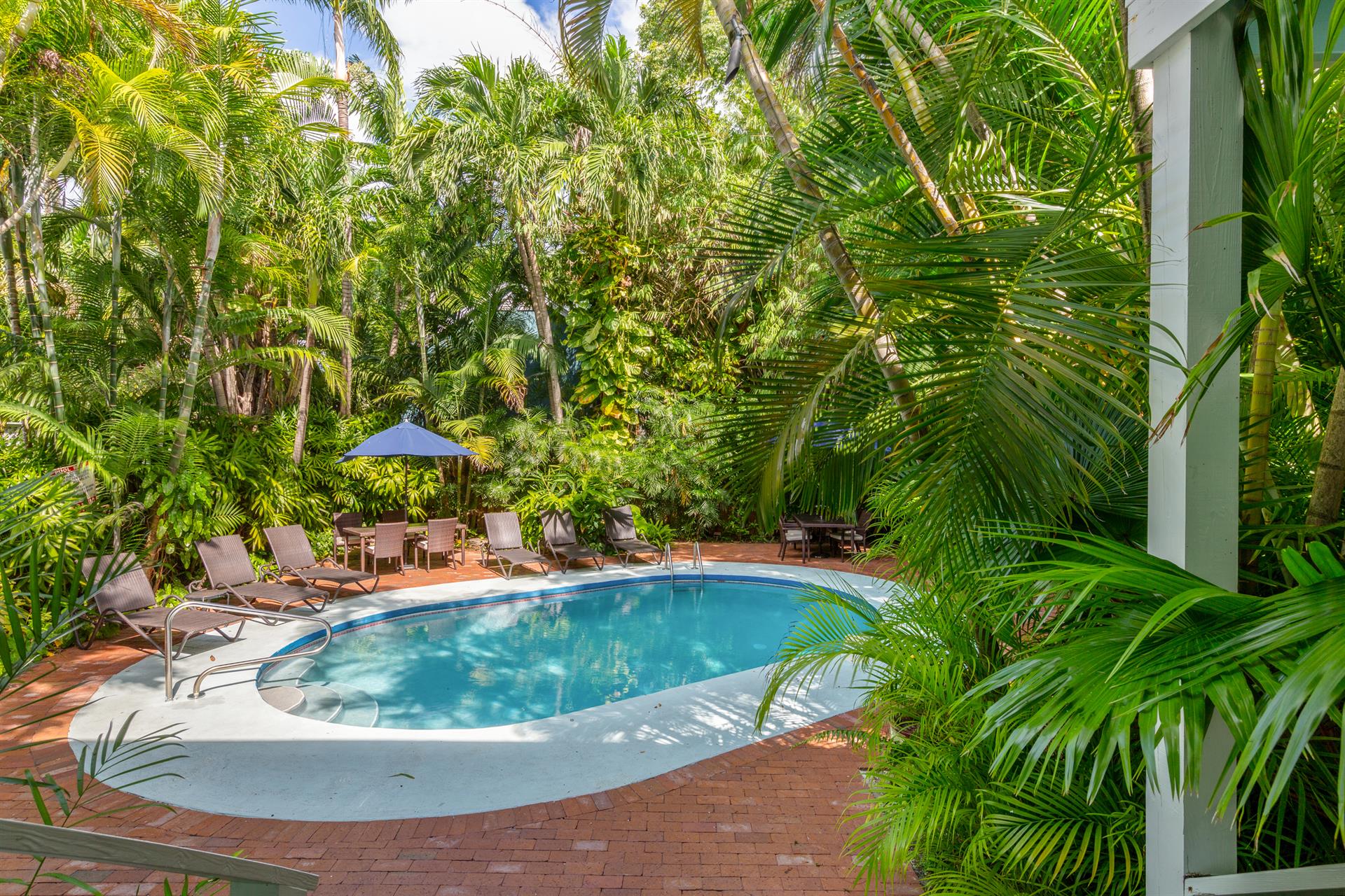 What a gorgeous shared outdoor area