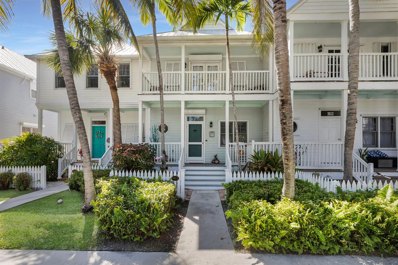 Two stories of Key West life