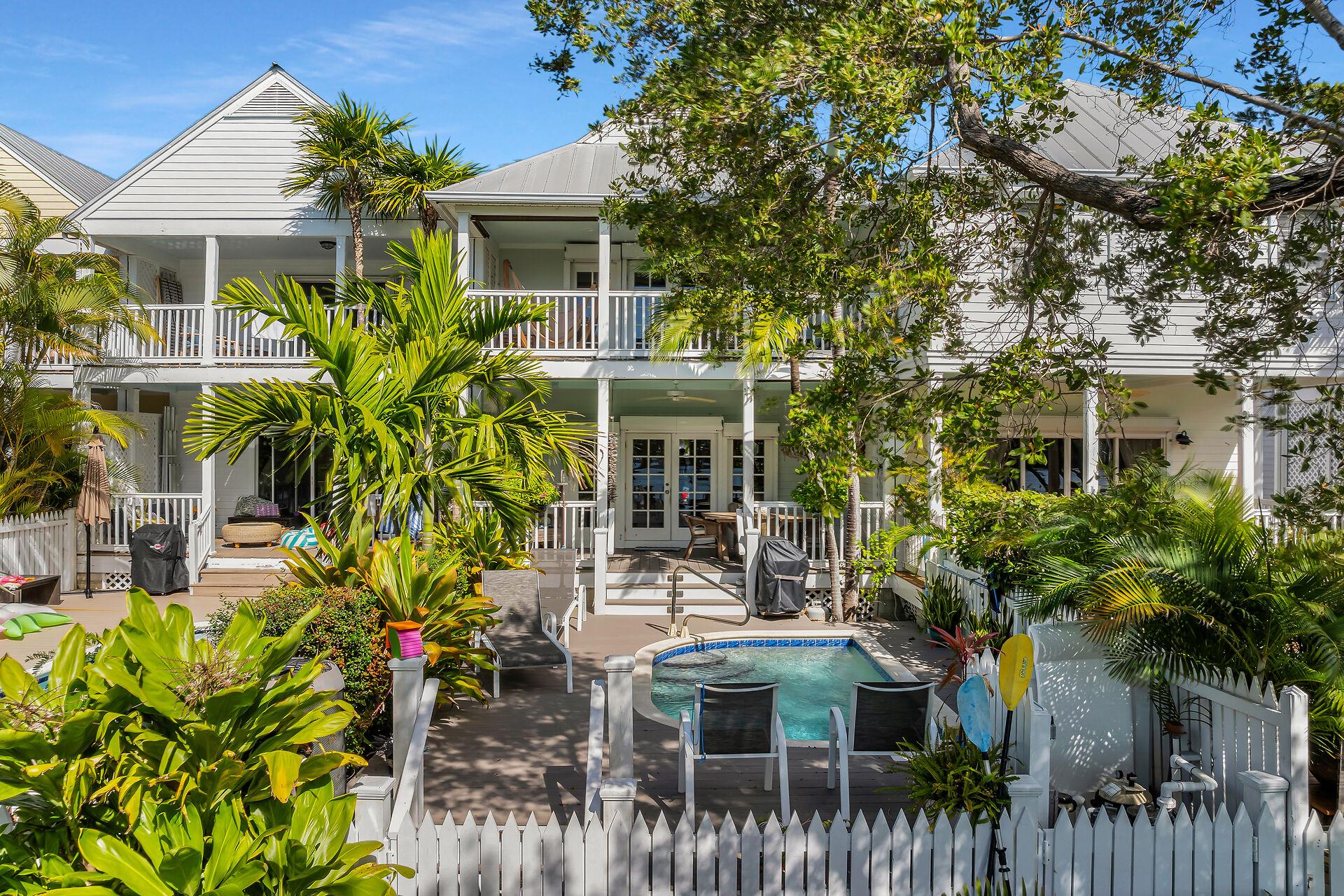 What a fabulous outdoor area