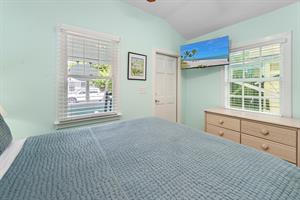 Queen bed with luxurious linens for you