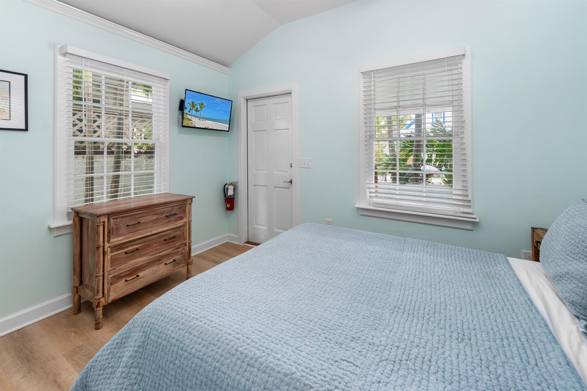 Queen bed with luxurious linens for you