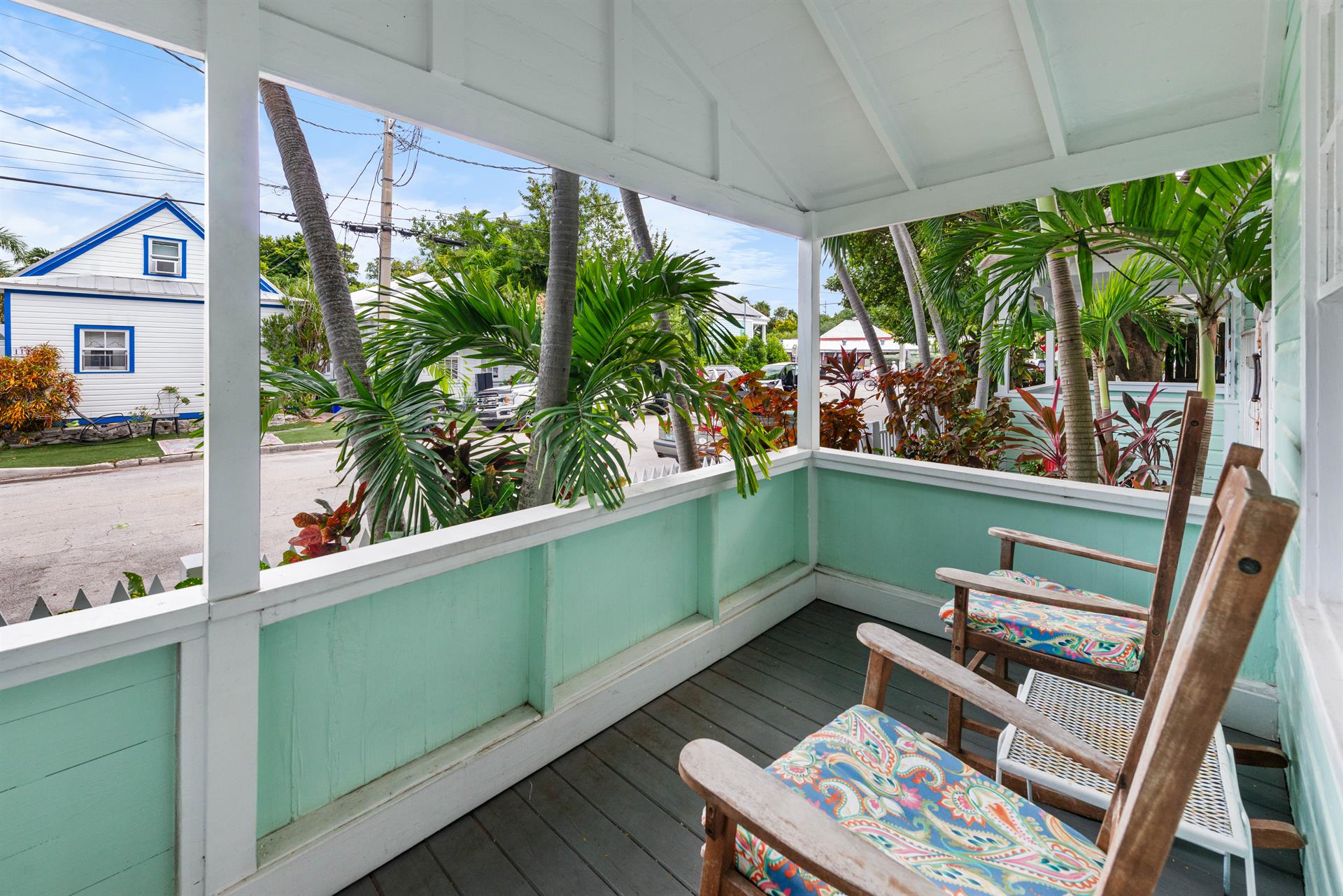 Enjoy morning coffee here daily