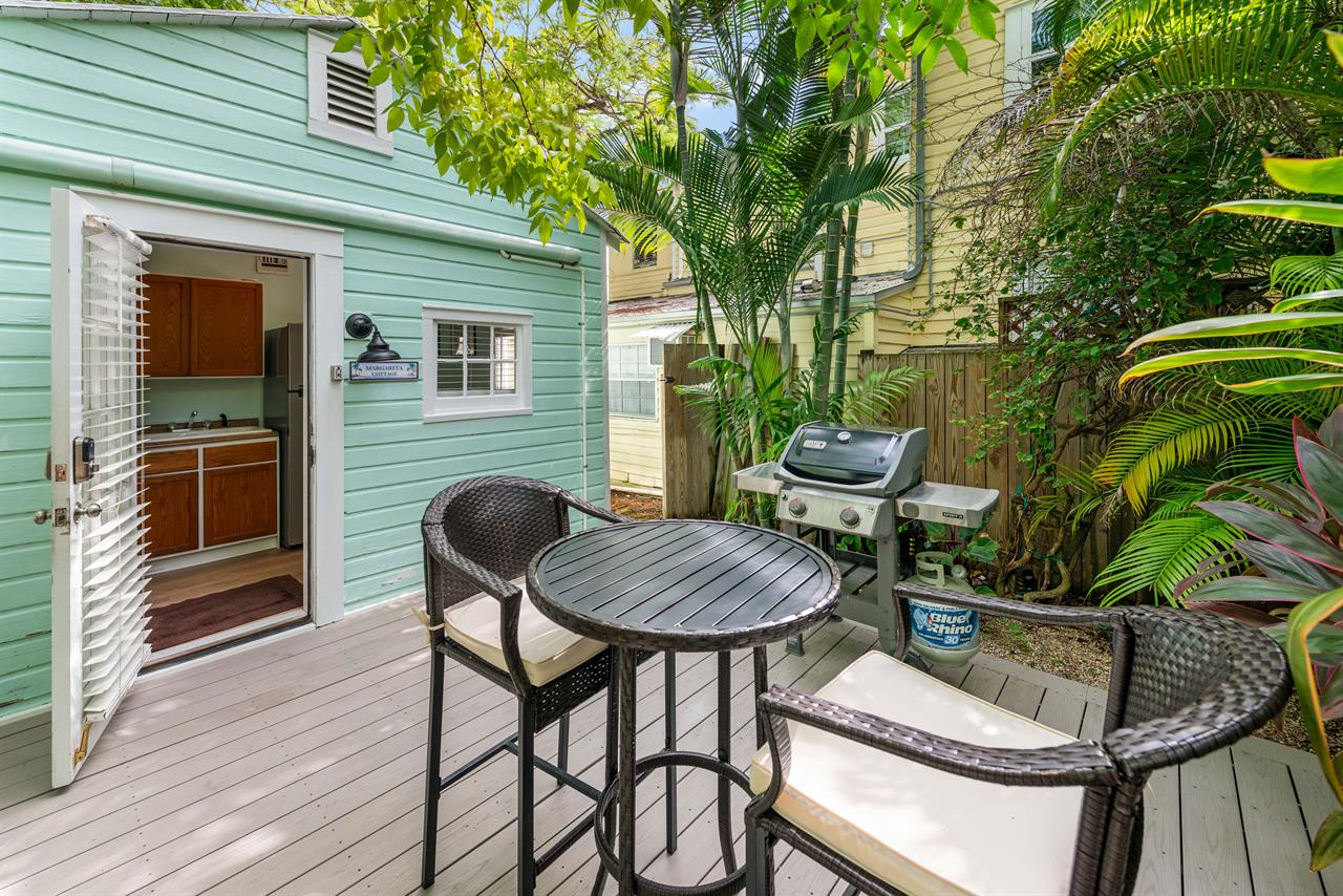 Margarita Cottage with deck, bistro set, and grill