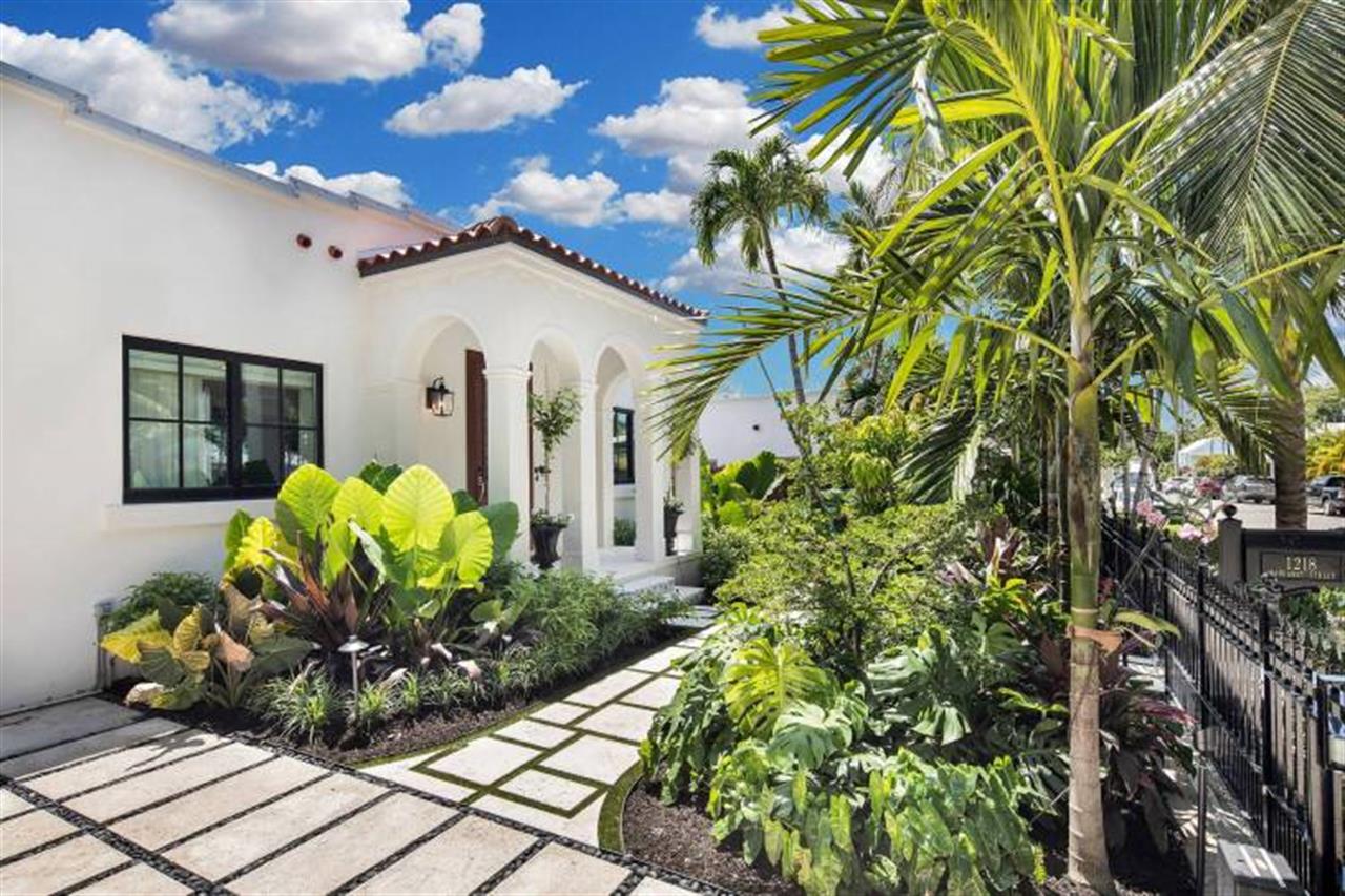 2894 3 Arches Tropical 0 B