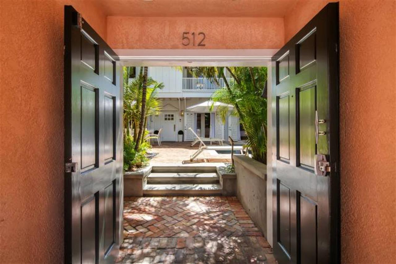 2906 Cloud 9 Wood Doors B