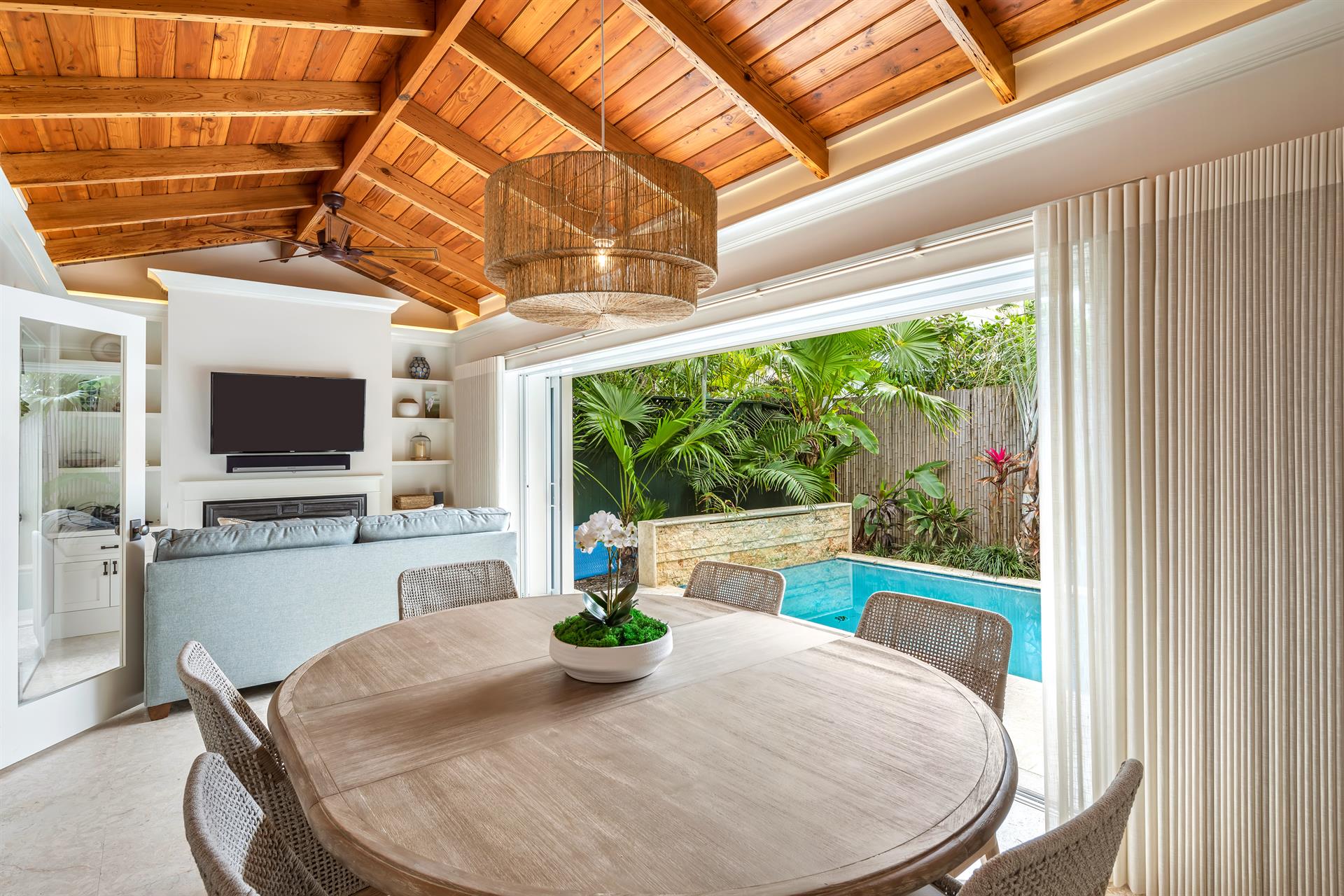 IndoorOutdoor living