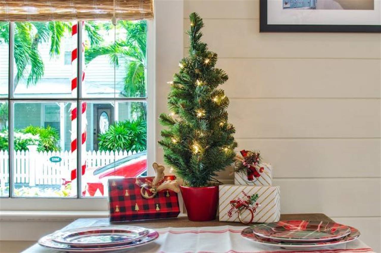 2992 Kw Christmas Cottage B
