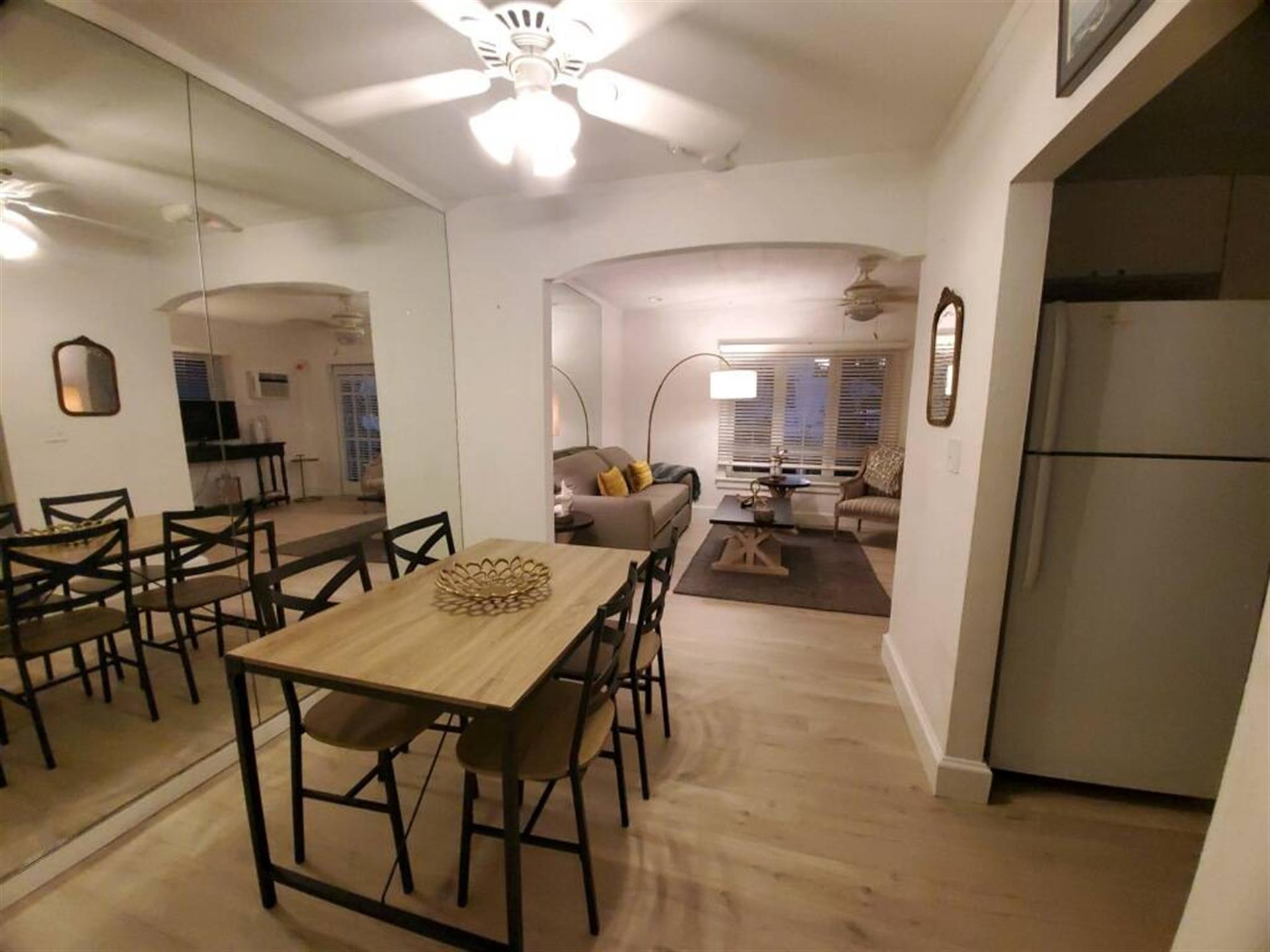 Entertaining is easy at Casablanca.