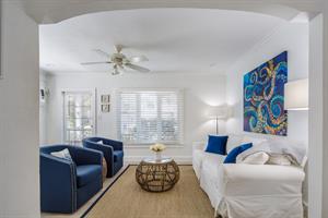 Plenty of natural light from the front windows.