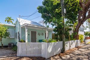 Welcome to adorable Butterfly Cottage