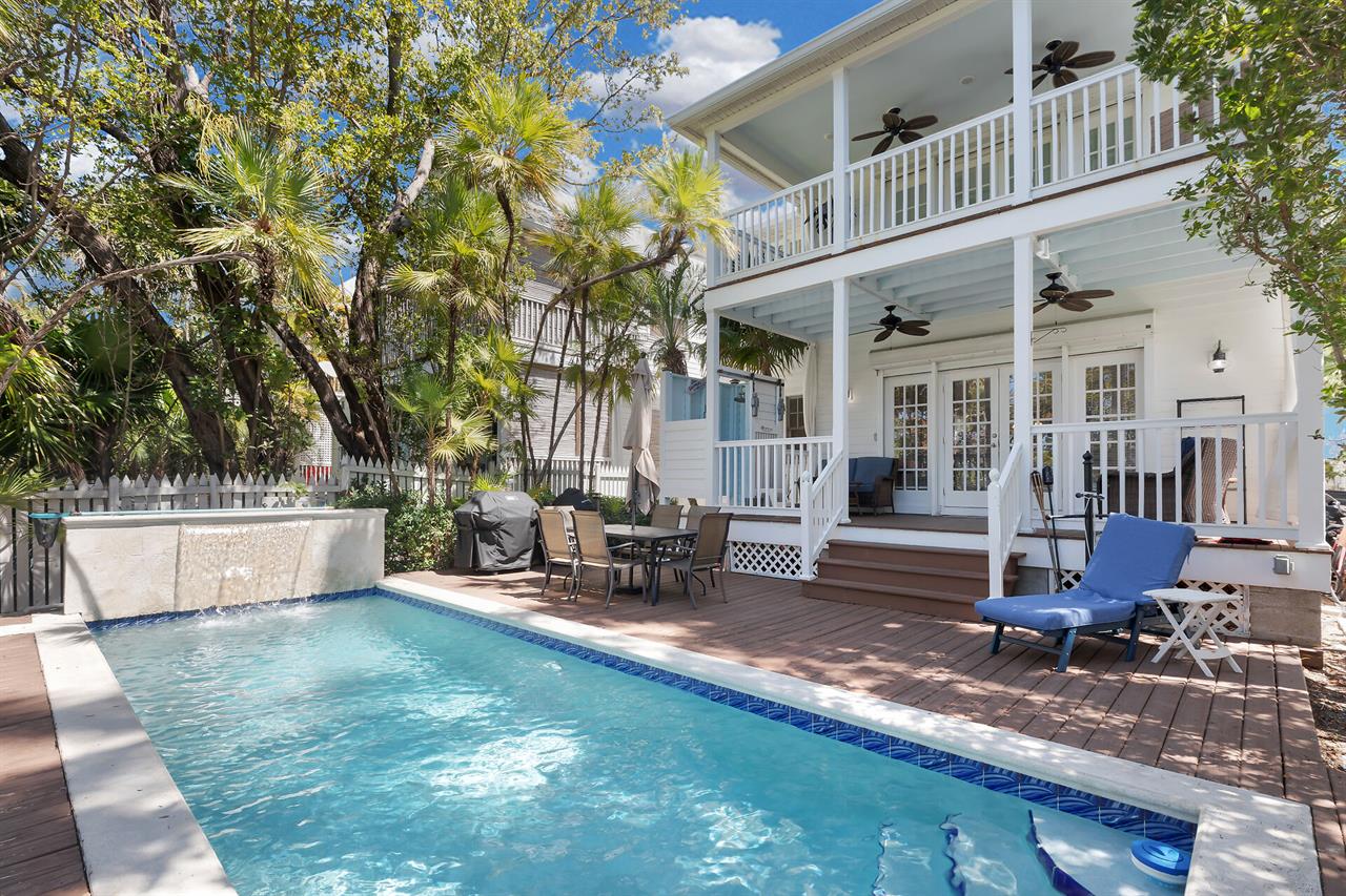 Enjoy poolside dining al fresco