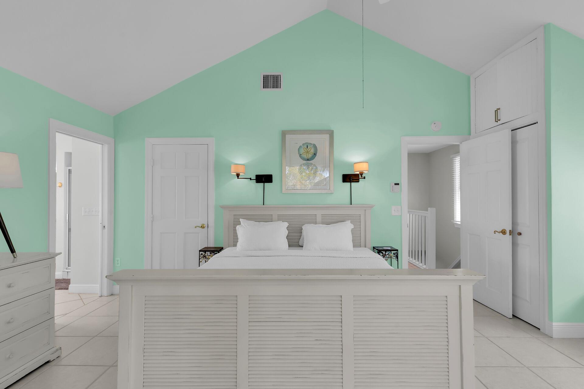 Primary ensuite with king bed