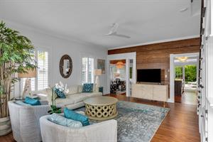 Natural light and luxurious finishes