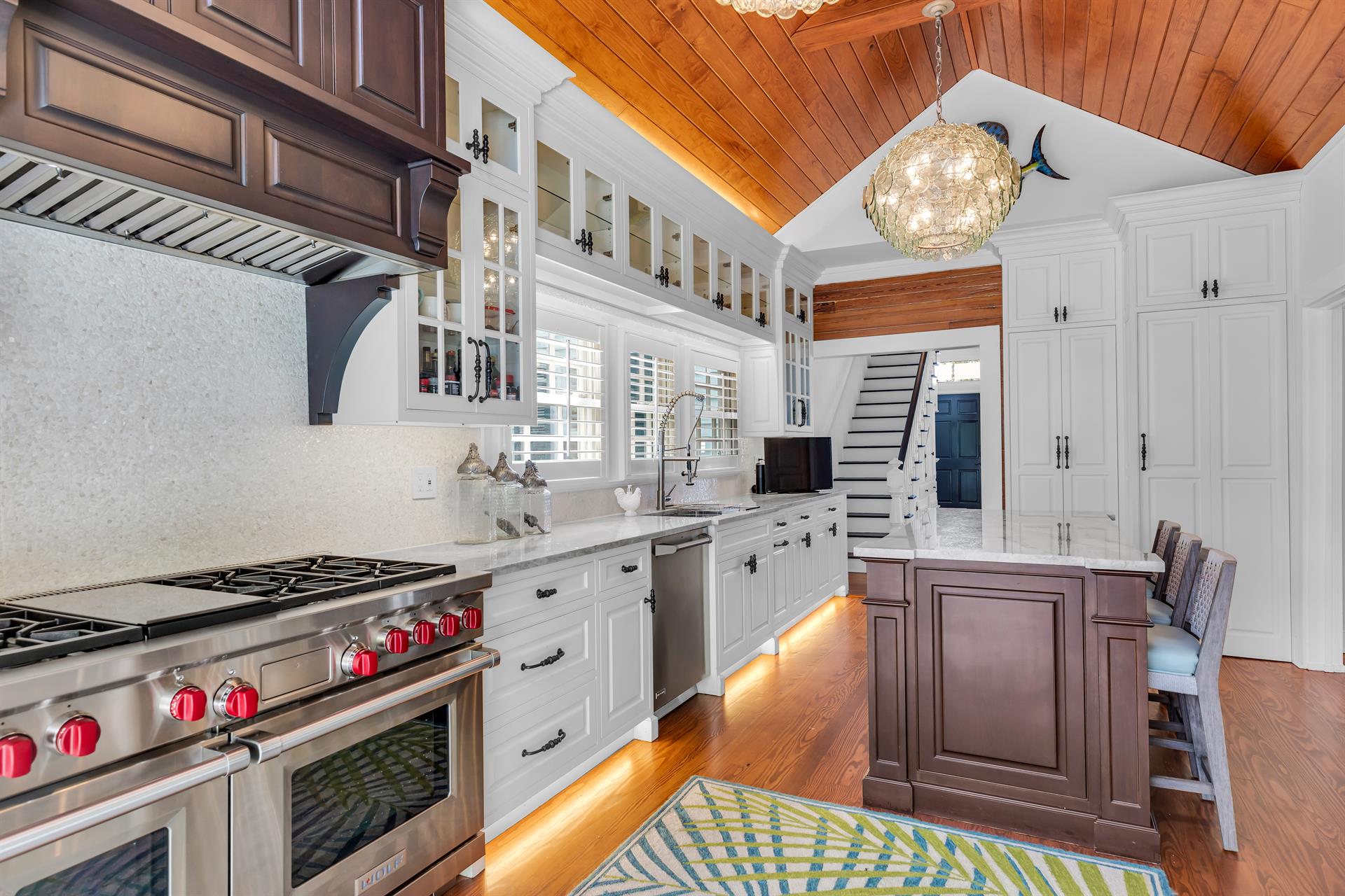 What a great space for meal or snack prep