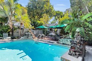 Gorgeous shared pool for your enjoyment.