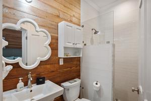 Ensuite bathroom with Dade County pine and walkin shower