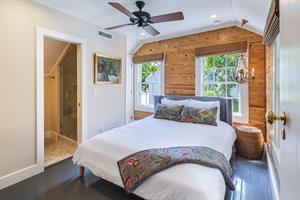 The upstairs queen bedroom has an ensuite bathroom.