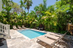 Lots of loungers for catching those Florida rays. All of them