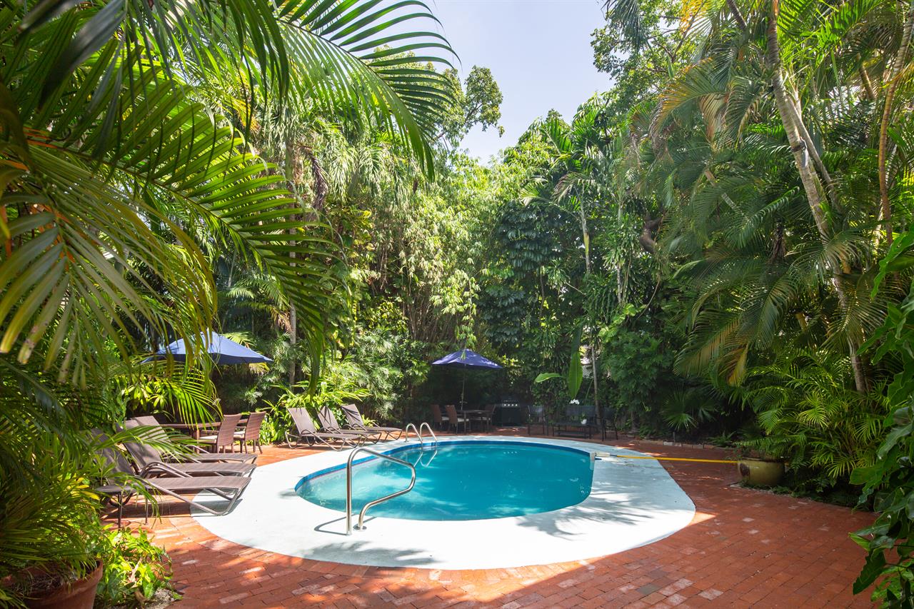 Come and relax in the beautiful shared pool